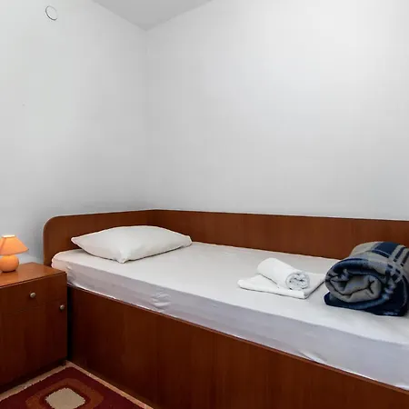 1 Bedroom Cozy In Apartment *